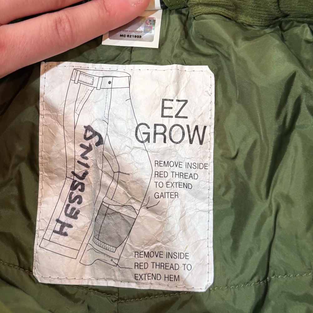 The North Face Olive Ski Snow Pants
Boys Size XL 18-20 - Picture 7 of 8